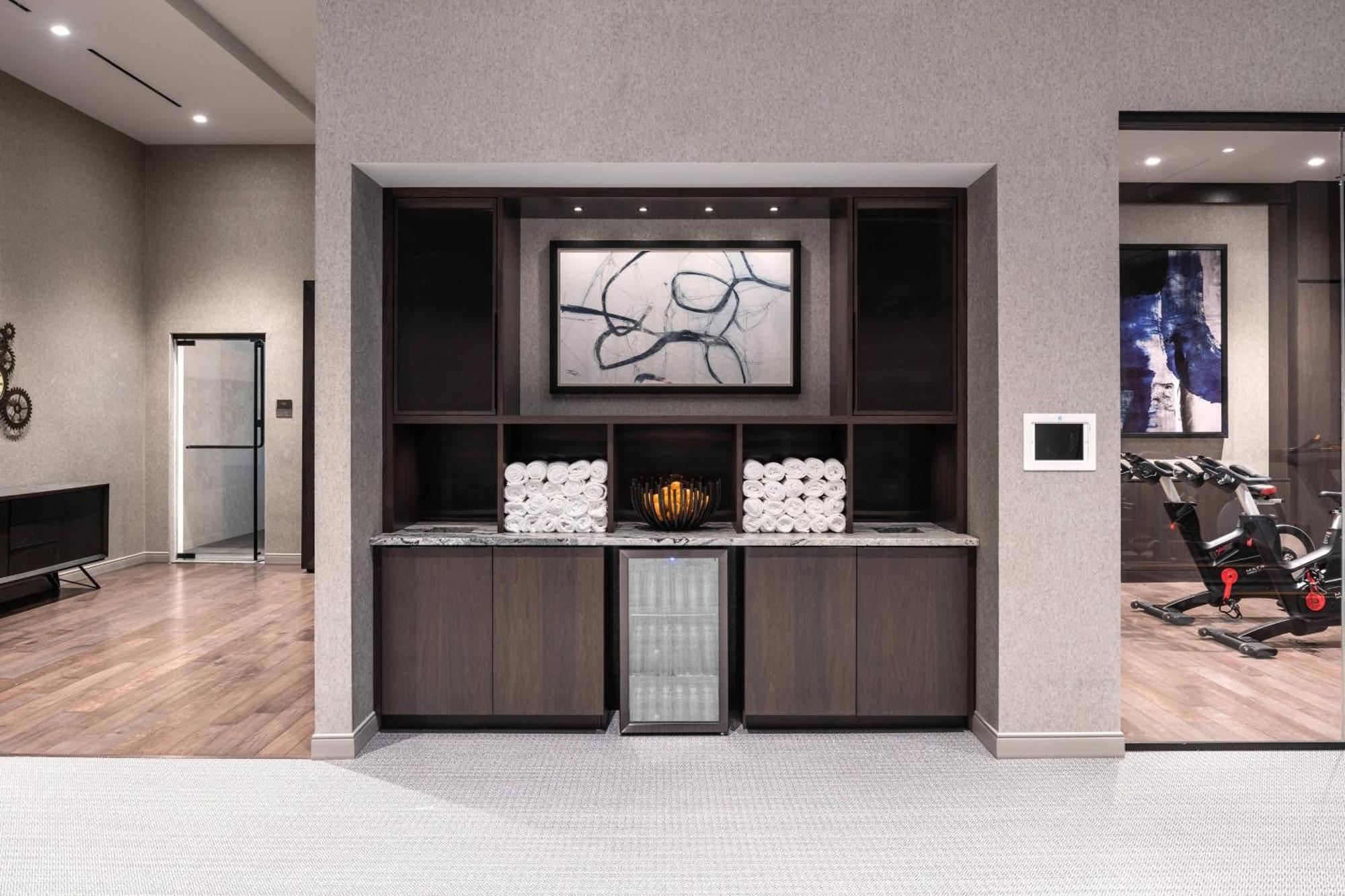 The Row Hotel At Assembly Row, Autograph Collection Съмървил Екстериор снимка