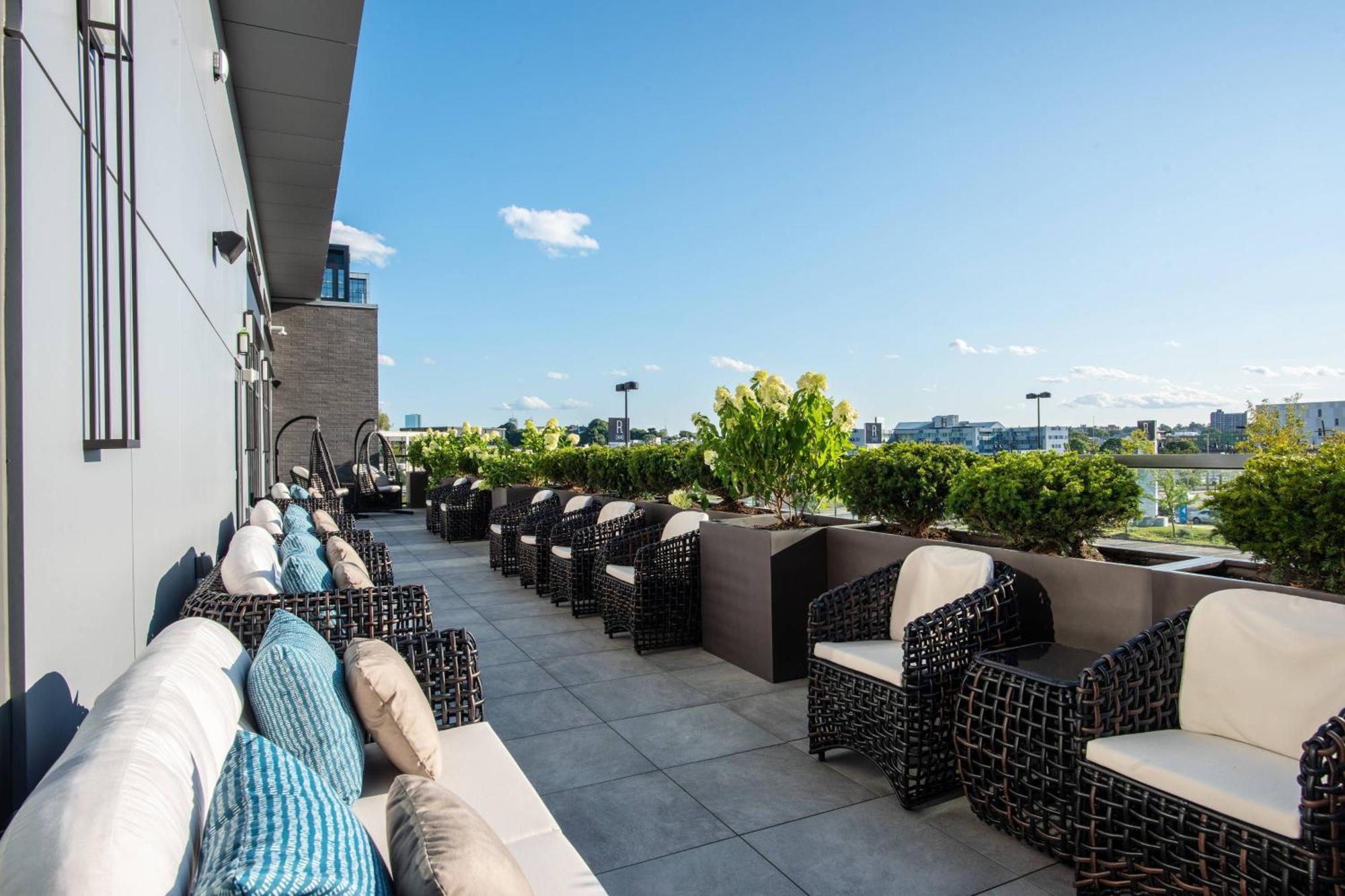 The Row Hotel At Assembly Row, Autograph Collection Съмървил Екстериор снимка